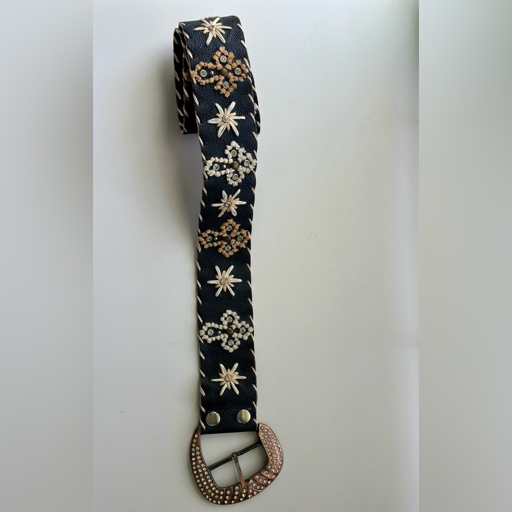 Womens Genuine Pebbled Leather Western Black Belt with Embroidered Design S/M
